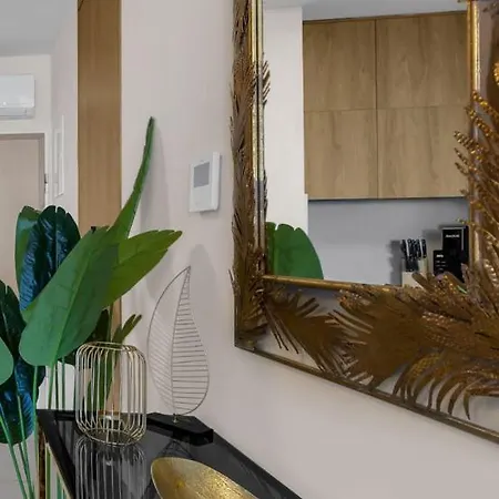 Luxury Mirage מאקרסקה