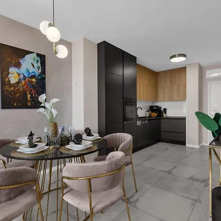 Апартаменты Luxury Mirage