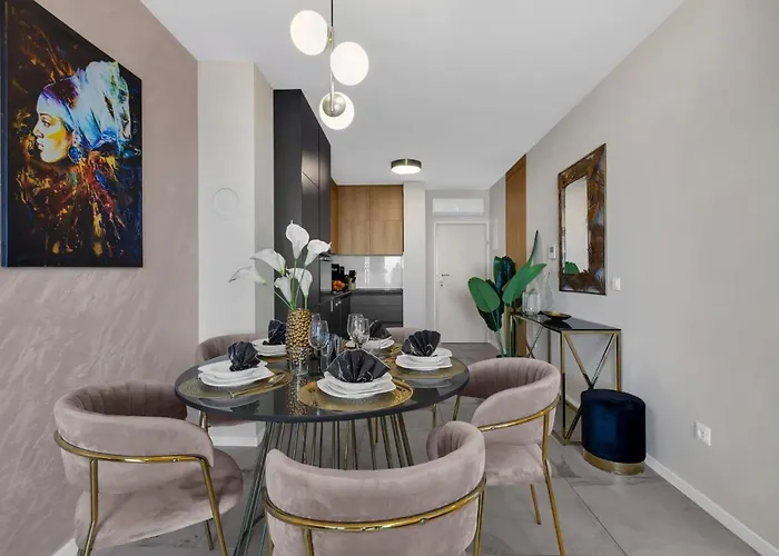 Апартаменти Luxury Mirage