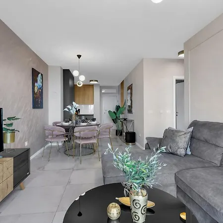 Luxury Mirage * Μακάρσκα